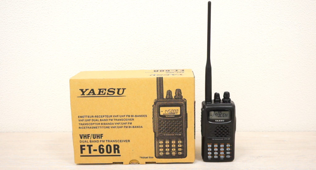 Yaesu FT-60R - двухдиапазонная любительская радиостанция